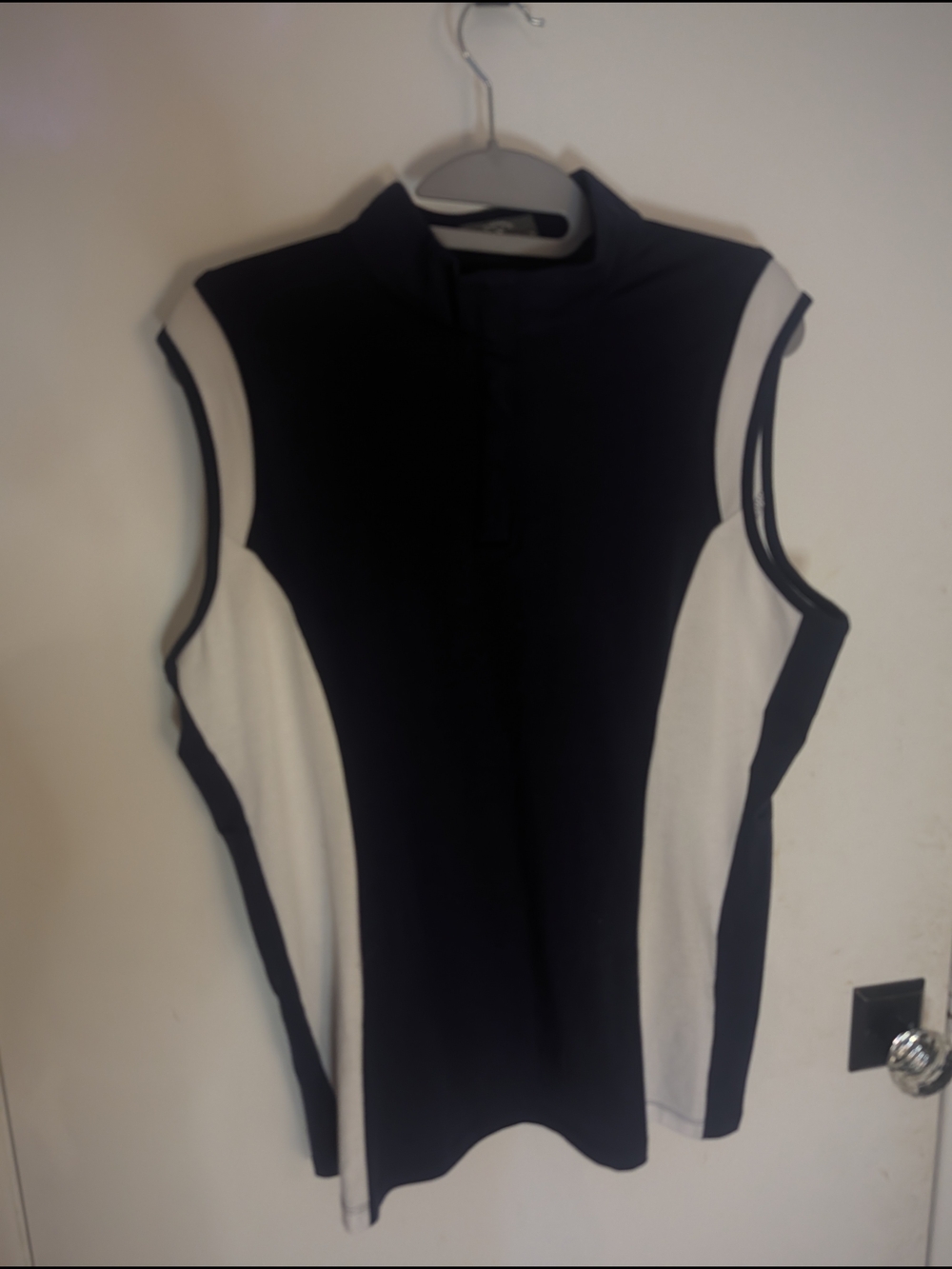Callaway Women's sleeveless polo golf /Tennis Top With Snap Up mock-neck collar